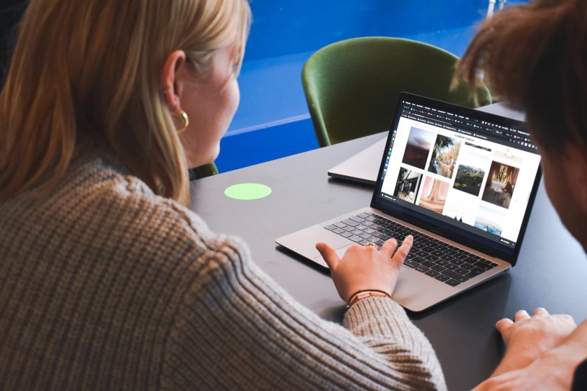 cherrydeck-CRJMa0Ke7Tk-unsplash © unsplash/Cherrydeck Kontaktlinsen im Winter – Optiker Steiermark