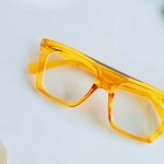 gelbe Sonnenbrille
