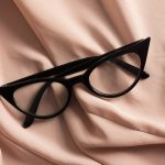 Schwarze Cateye-Brille